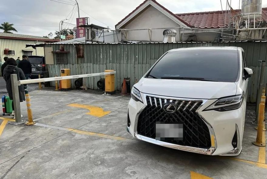 比考駕照還難的惡質停車法！高雄三寶這樣惡搞　受困車主心理陰影面積曝