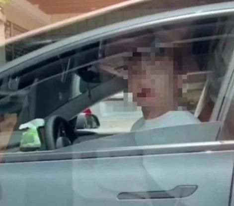 「父親過世」當插隊藉口遭拒！特斯拉男充不到電竟持槍掃射　囂張結果出爐