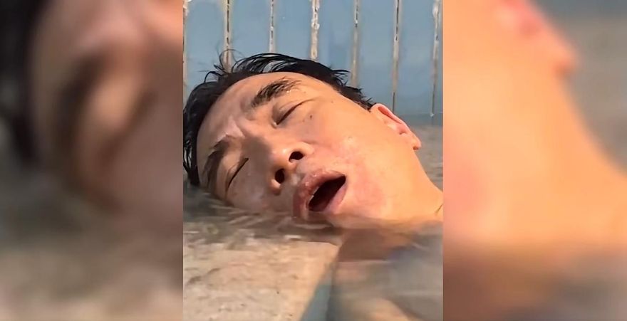 影/男子做魚療睡著不慎吞入池中小魚　網友笑稱：有人生吞工作人員啦
