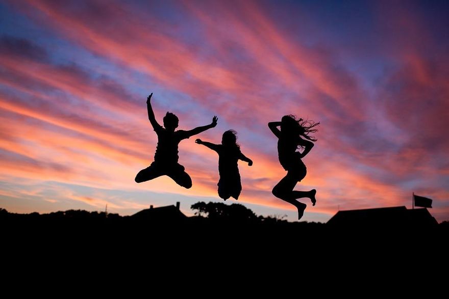 3生肖下週準備翻身迎好運！財富滿手、桃花不斷、貴人相助三喜臨門