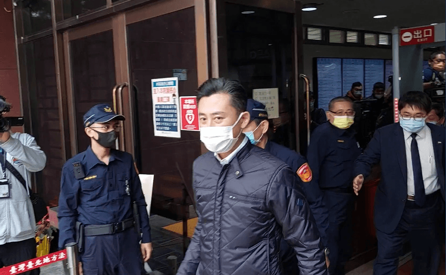 林智堅律師發奇文！拗己方小蝦米、余正煌大鯨魚　黃揚明變「民眾黨媒體人」