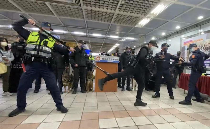 「2023台灣燈會」捷警隊提升維安層級　特勤警力、偵爆犬全上場