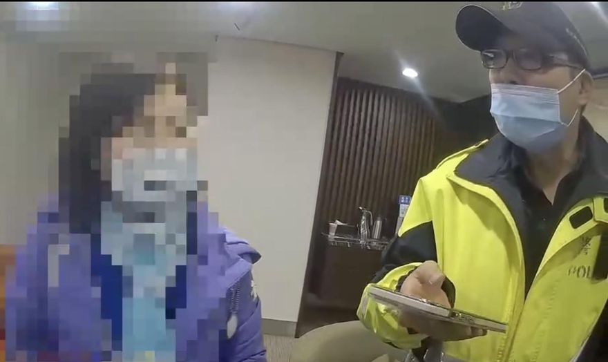 臉書男友遭海盜襲擊中彈　6旬婦見「我的愛、請幫助我」訊息急匯款