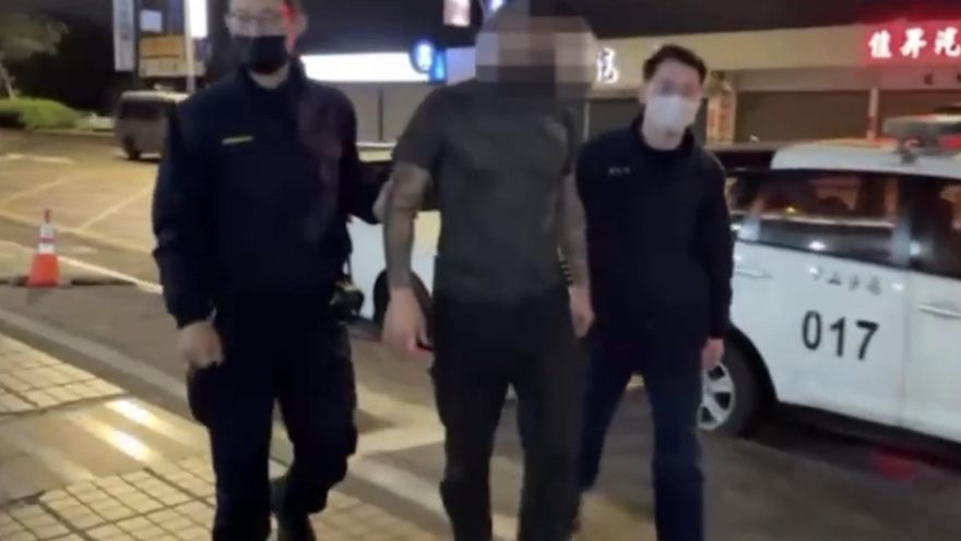 影/到案了！惡意擋車+持械敲窗　賓士刺青惡煞男得面對這堆刑責