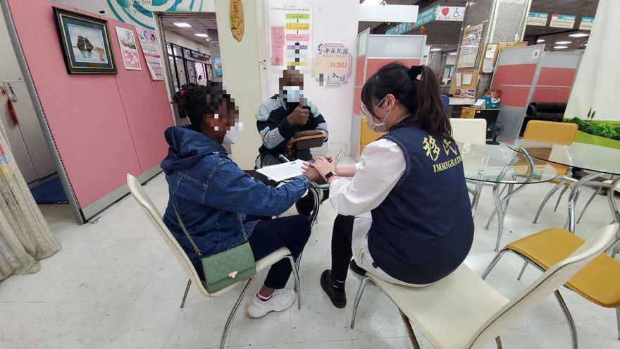 影/逾期居留面臨出入境管制！移民署助查德小女孩「自行到案」解套　得以順利返國