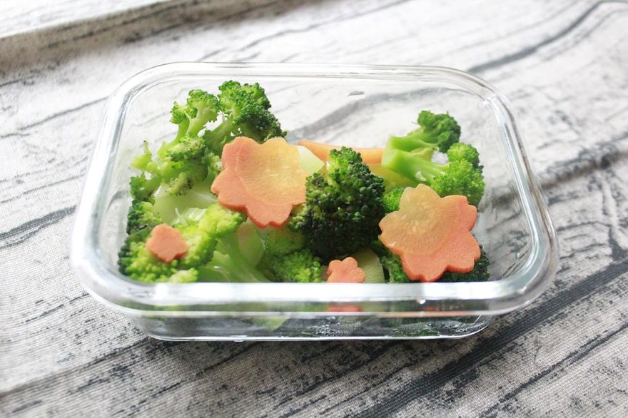 熬夜爆肝「吃5類食物補救」！營養師曝這菜是肝臟清道夫