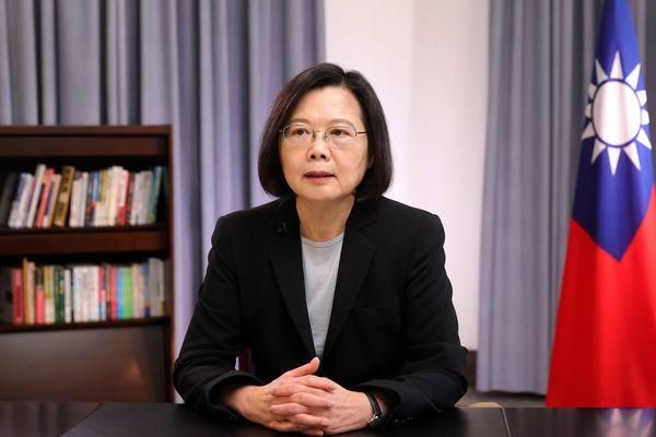 國安高層傳對海關拍桌咆哮！耍官威「違法出境」　總統府晚間再道歉澄清並啟動調查