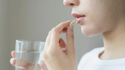 天天吃維生素C竟罹末期腎病！專家曝攝取上限：維生素C中毒恐得洗腎！