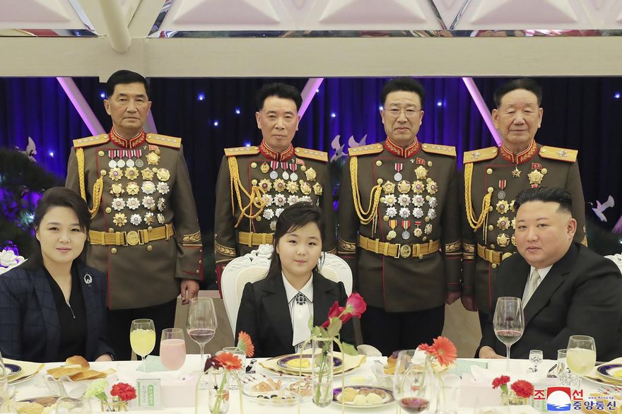 金正恩再攜次女金珠愛出席活動場合　女兒官方稱謂改變引外界解讀