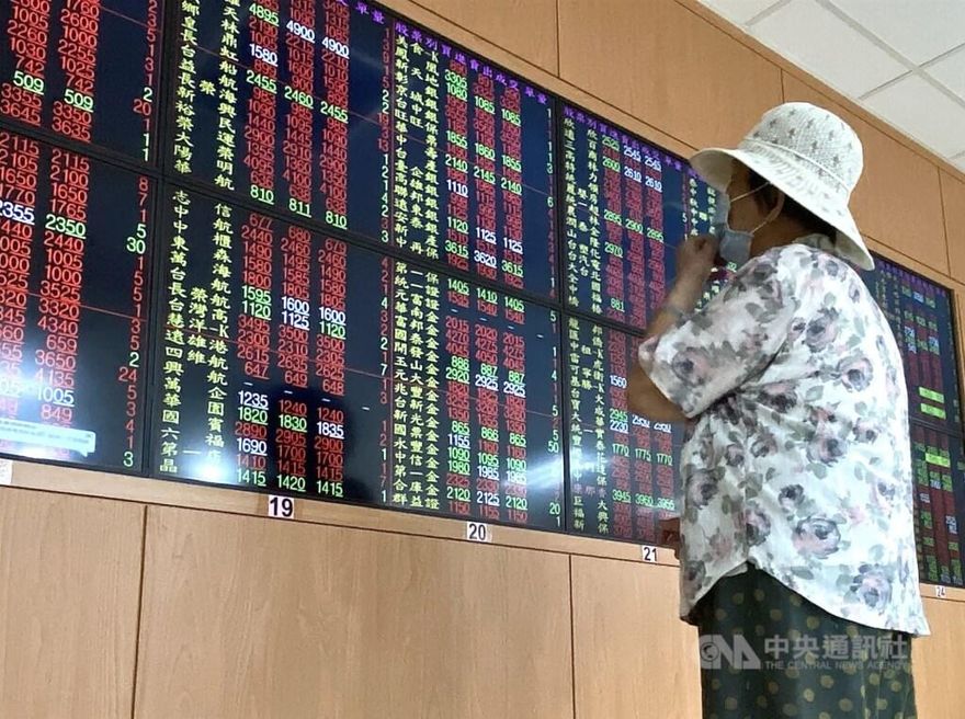 台股大漲217點　收復15600關卡　台積電勁揚逾3%