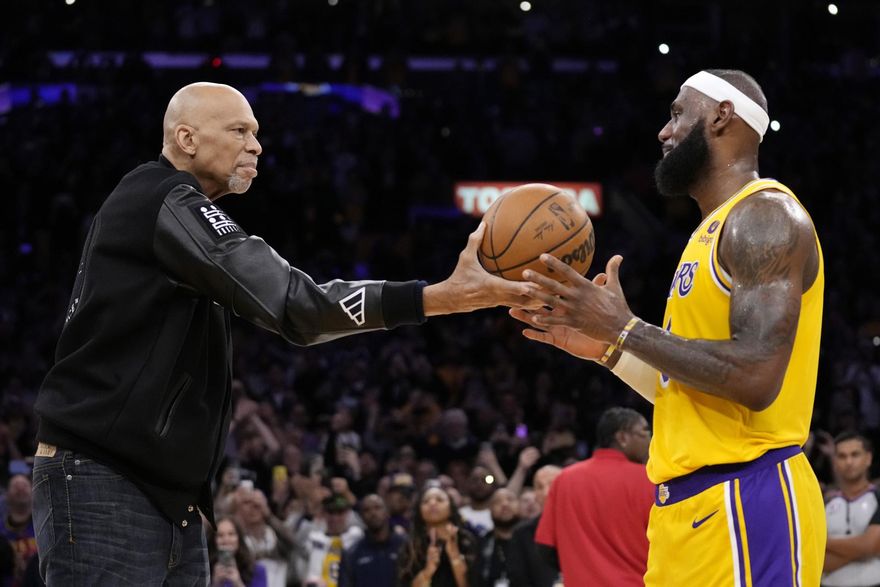 詹皇登頂NBA歷史得分王　「天鉤」賈霸大讚其領導能力與打球方式