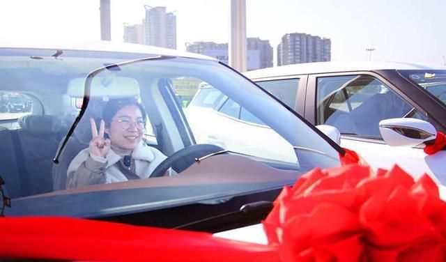 來上班送汽車！浙江一地祭重賞　難解企業「用工荒」原因曝光