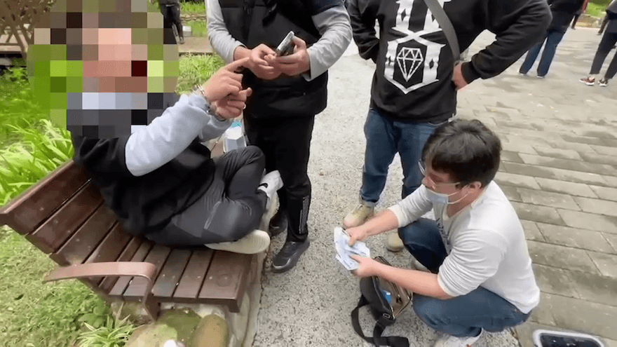 影/走味的洋蔥！車手爸爸剛做完4萬元「業績」就遭逮　竟求警幫一件事