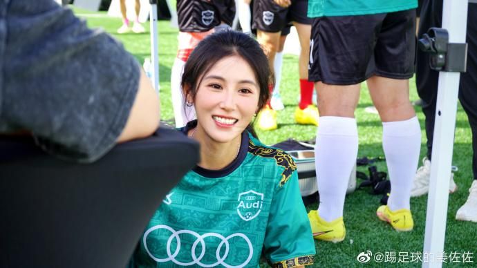 足球界楊冪！女足正妹香汗激戰照曝光　網嗨炸：好想被她踢