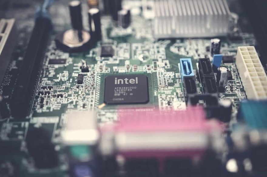Intel傳斥資10億美元越南擴廠！路透：減少對台半導體依賴