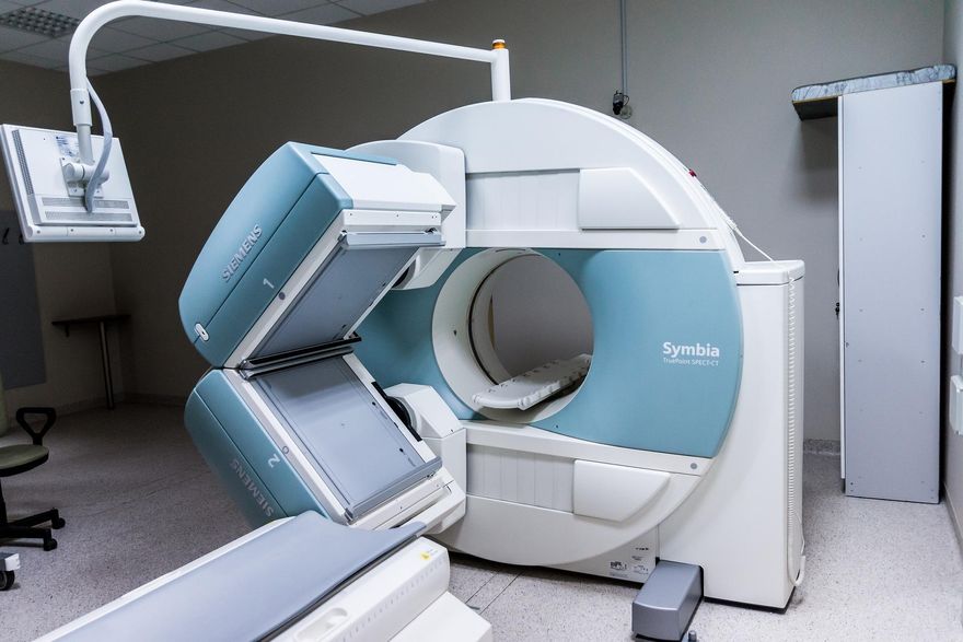 巴西擁槍派律師偷帶槍做MRI　執料竟走火轟中腹部不治身亡