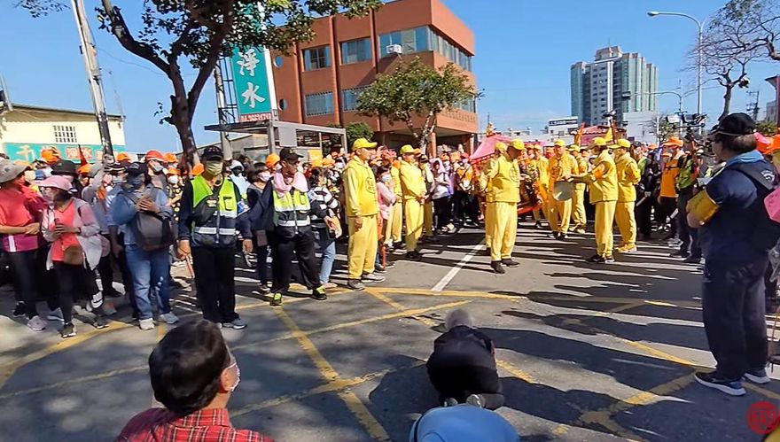 白沙屯媽祖進香/「等你說完我再去北港」　媽祖婆聽完信眾傾訴才啟程
