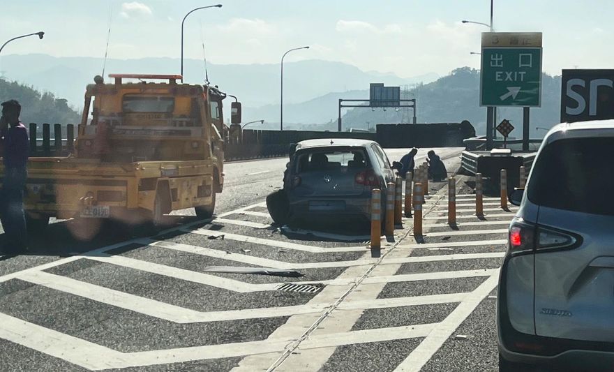 又是景山貨車！國道撞死女駕駛　「恐怖黑歷史」曝...5年前2警員也命喪輪下
