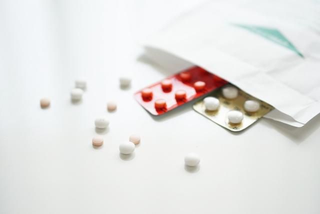 服藥後出現副作用？先別停藥！研究：超過9成是因過度擔心