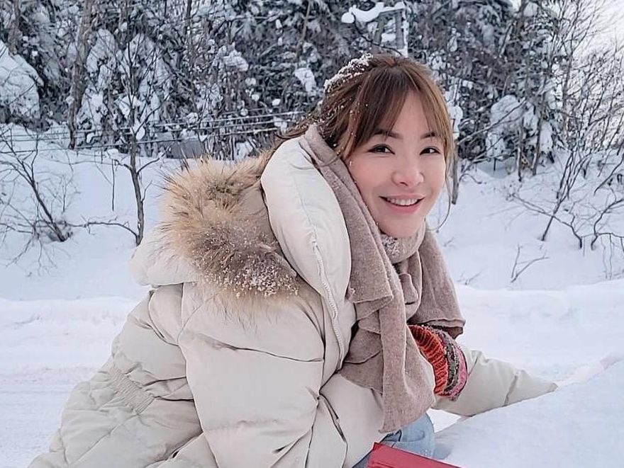 陳沂緊咬王思佳！不買帳「花7500送檢90萬爭議包」…再列5大疑問：人設翻車