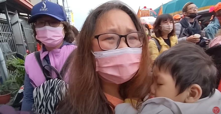 白沙屯媽祖進香/天下父母心！下個月要開顱　母帶「腦萎縮女兒」願白沙媽祝福