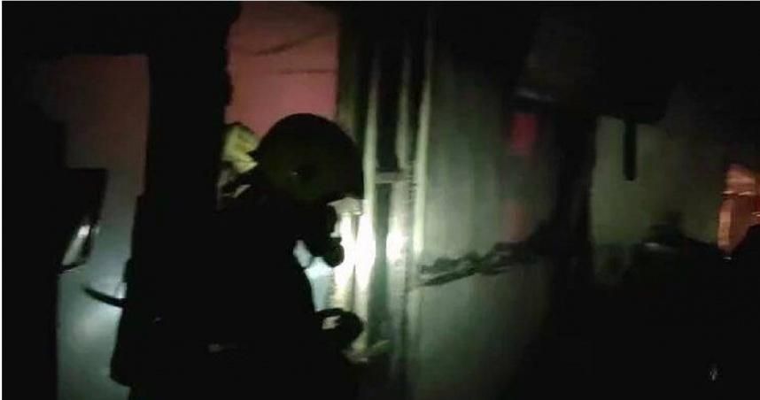 金門半夜驚傳爆炸聲！火光照亮夜空「工廠變廢墟」　民眾驚：嚇壞了