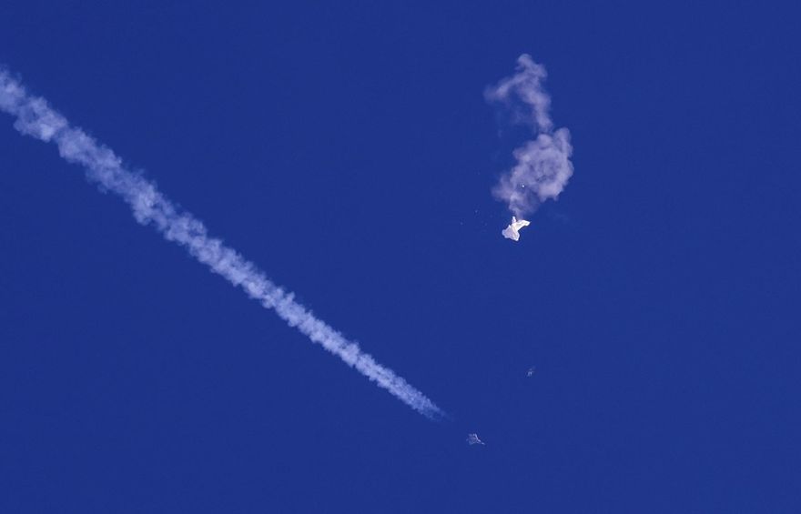 傳美F-22戰機用1200萬飛彈射下360元民間氣球？拜登：只要它具威脅性就該擊落