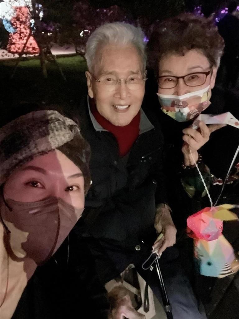 曾罹肺炎躲過鬼門關！81歳石英淡出螢光幕「消失十年」現況曝光