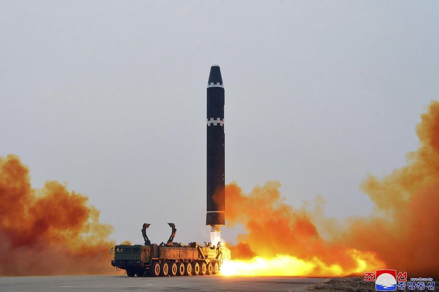 北韓證實試射火星-15洲際彈道飛彈　稱「準備好向敵對勢力進行機動且強大反擊」