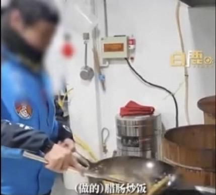 炒飯店女老闆不會炒飯　外送員變「1日大廚」瀟灑一句帥爆網