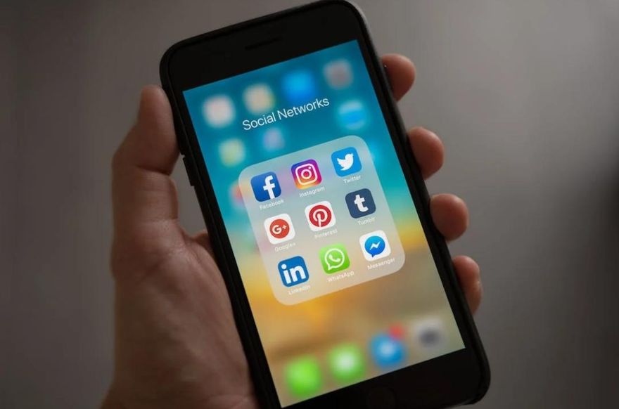 FB、IG「藍勾勾」新制！「月付台幣364元」認證可享有　訂閱服務對象公開