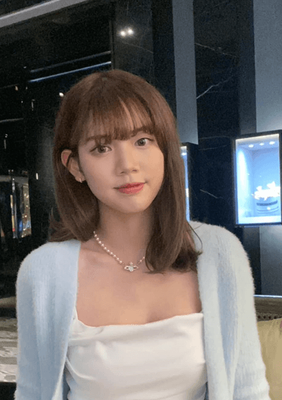20歲「最美星二代」被親媽曝光母胎美照！釣出一排藍勾讚：從小美到大