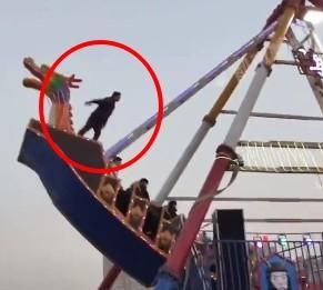 影/超狂男子站海盜船船頭「御風而上」　遊客全嚇壞：現在賣站票了嗎