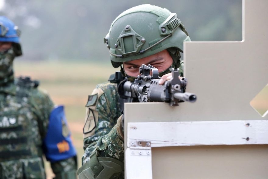為何時間這麼多！陸軍外流女主角控訴　7帳號盜用照片發文蹭熱度