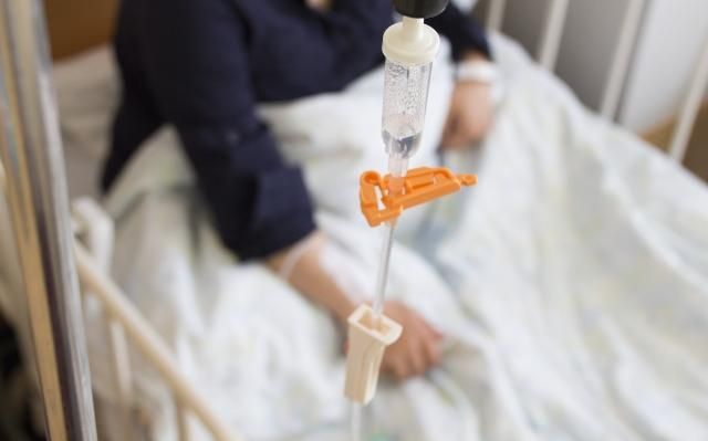 8歲男童白血球偏高！打抗生素「手腫脹發紫」猝死　無良醫：一切都好