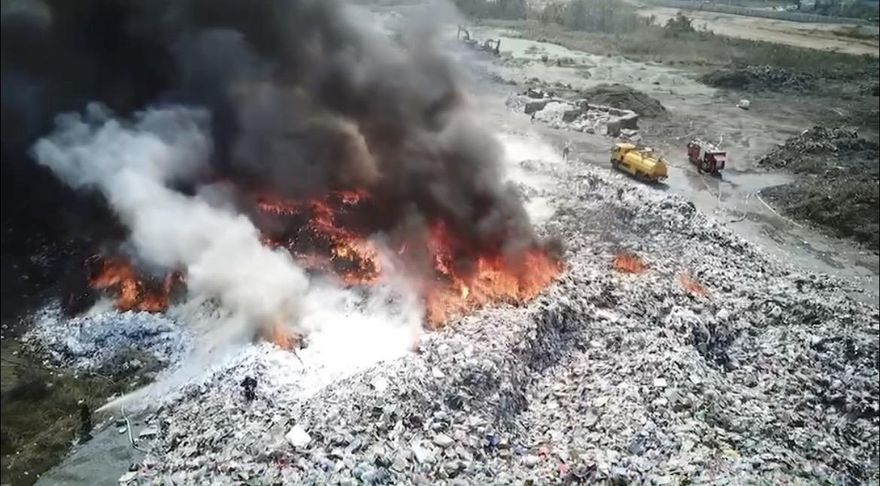 影/嘉義市資收垃圾場「發火了」！黑煙直竄天際畫面曝