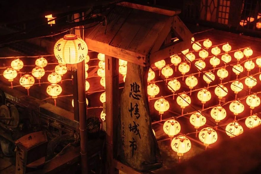 影/九份紅燈籠祭登場！夜遊《神隱少女》場景　228連假打卡秀一波