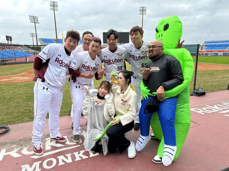 大胃王千千跨海合作日本萌妹！大戰5名樂天球員「吃到狂發抖」