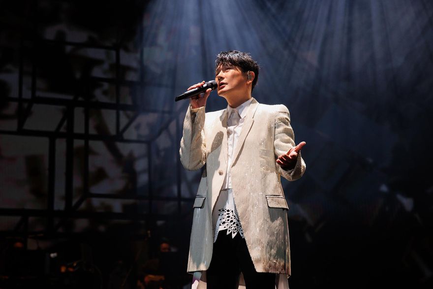 張信哲演唱會因「雷暴大雨」　緊急宣布杜拜站延期！