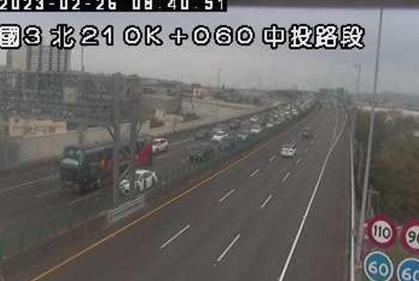 快訊/時速僅剩17公里！國道3號中投、霧峰路段湧車潮