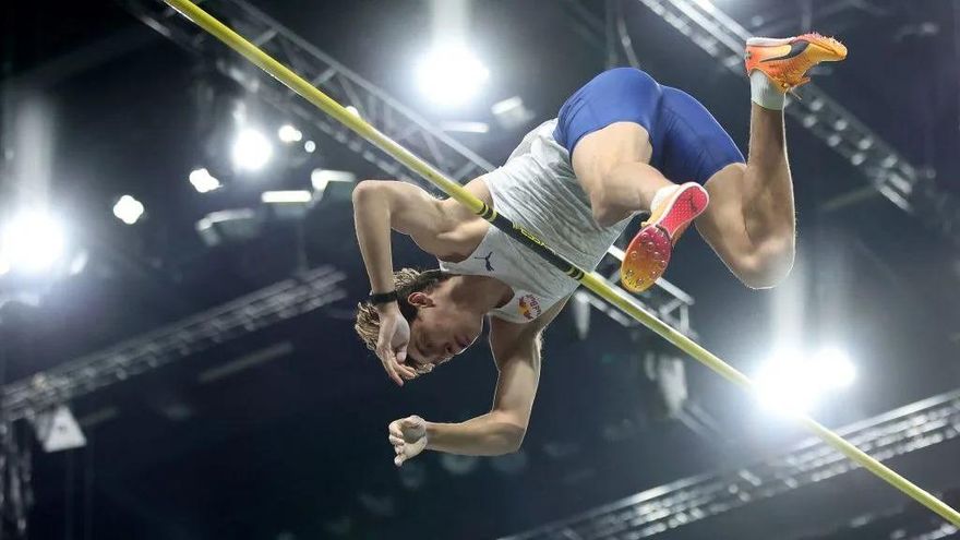 影/天空無極限！23歲瑞典鳥人飛越6米22　再寫撐竿跳世界新猷