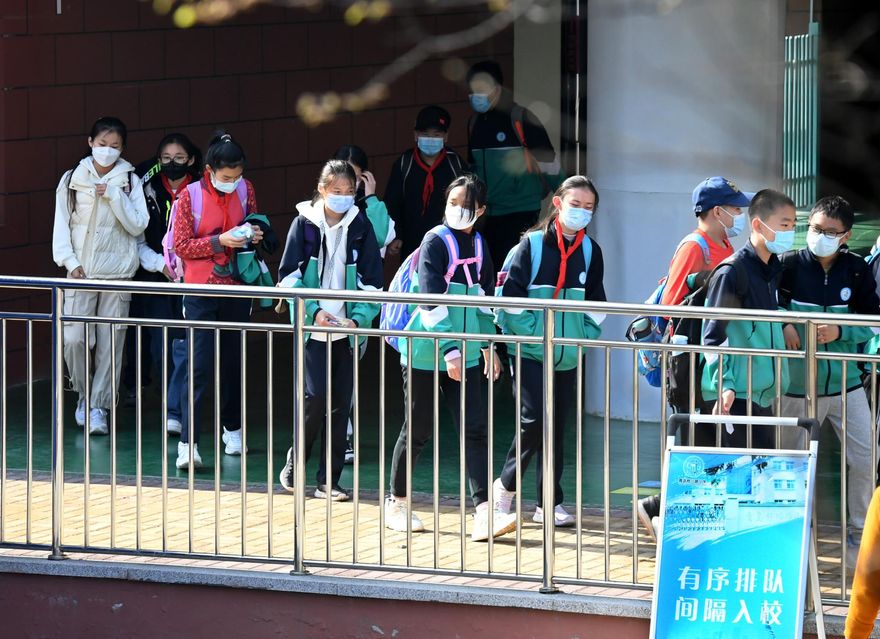 「7病毒齊發」疫情狂燒！全班36人逾20人發燒　大陸多地學校停課