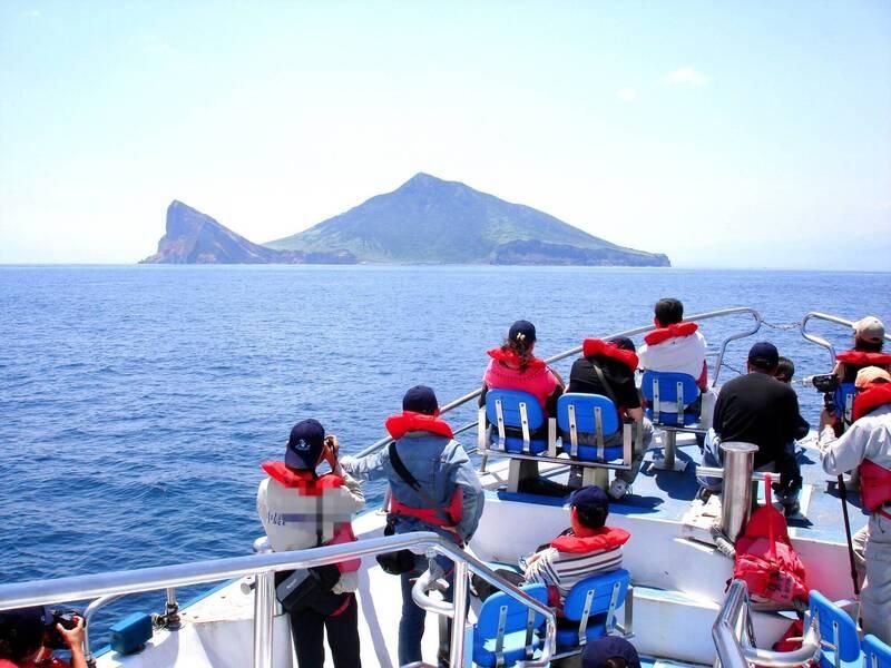 龜山島「冬眠3個月」3/1甦醒開放　500名志工登島淨灘