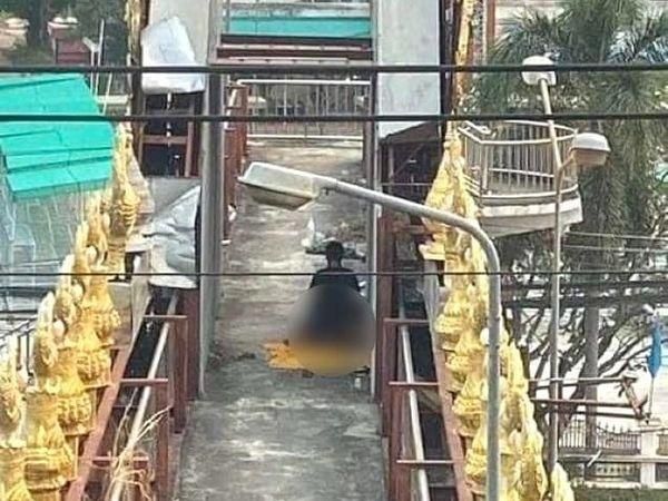 2男1女竟公然「天橋大戰」！光天化日「好嗨森」　附近居民全看傻
