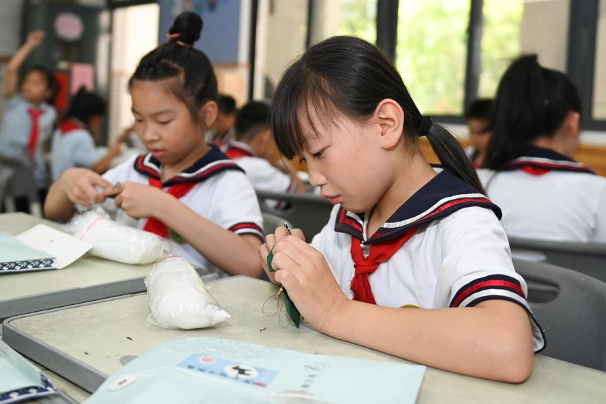 拯救低生育率！陸政協委員提議第三胎「從幼兒園到高中」教育費全免