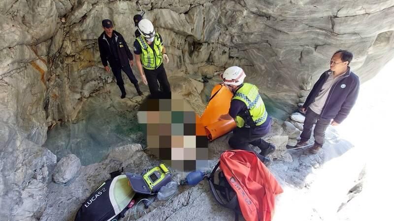 疑心血管病史釀禍！7旬翁闖太魯閣廢棄野溪泡湯　突昏迷溺水送醫不治