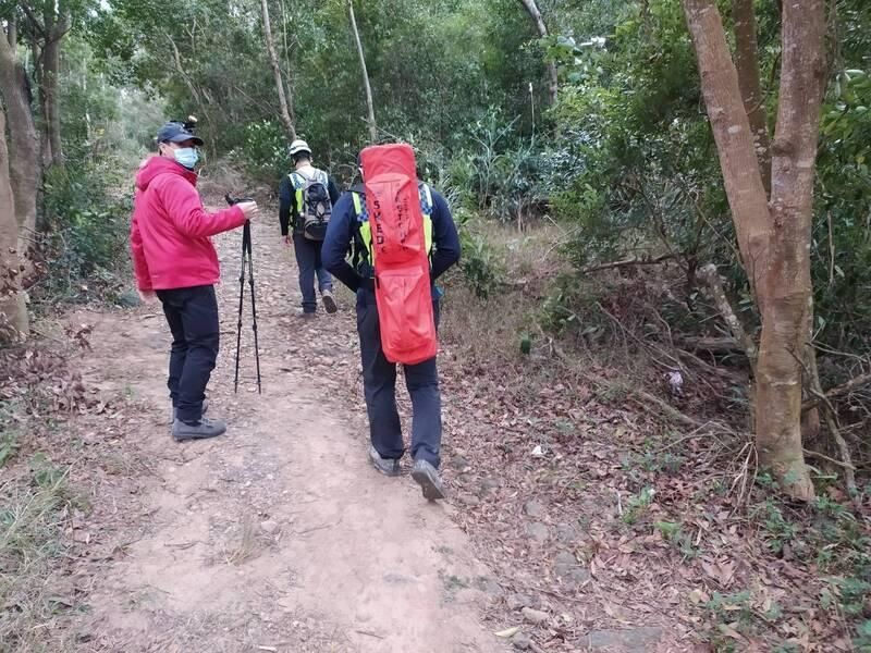浪費救援量能！青年媽帶2童登山突「肢體無力」半路求援　消防上山才知人已下山