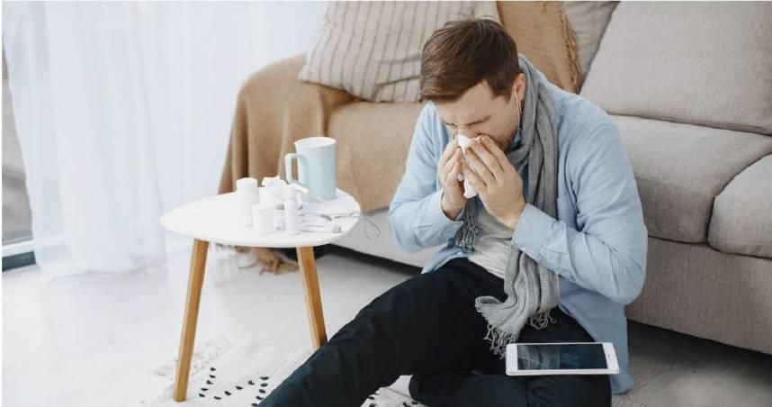 起床噴嚏打不停、眼耳鼻癢一直揉搓？過敏性鼻炎天氣轉變是很大原因