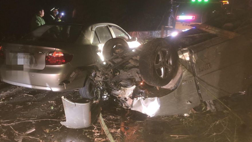 影/阿里山死亡車禍！轎車翻落邊坡…男子拋飛身亡