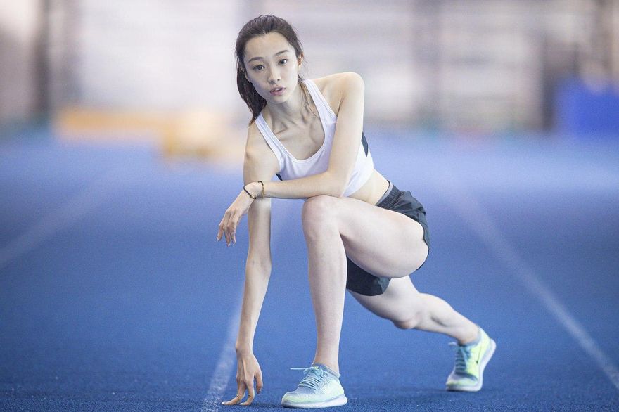 影/不靠顏值偏靠實力！「跳高小倪妮」曬自拍　盛世美顏粉絲驚嘆
